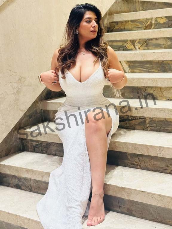 Delhi aged housewife Call Girl
